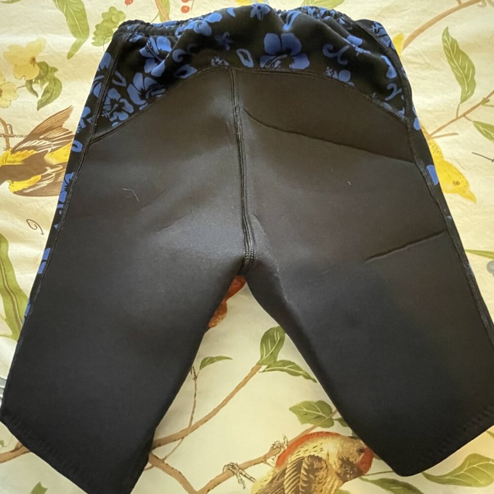 Excel scuba shorts (XS) preloved - Picture 2 of 9